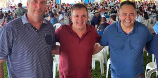 Giovani Corbari, Vander Loubet e Alexandrino Garcia em Aral Moreira