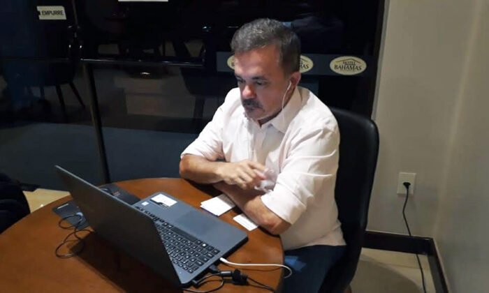 Deputado Vander participa de reuni&atilde;o da Cexquei com artistas