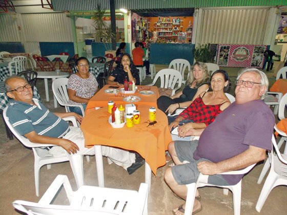 Feirantes destacam import&acirc;ncia da pra&ccedil;a da alimenta&ccedil;&atilde;o e afirmam que ela ajuda a atrair clientes para a Feira.