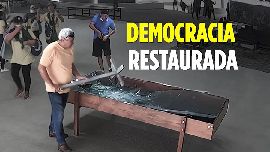 Democracia restaurada