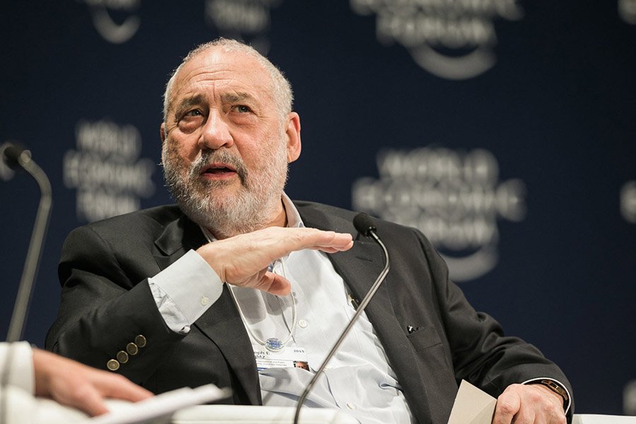 Vencedor do Nobel diz que juros no Brasil é "chocante" e que país sobrevive graças aos bancos públicos