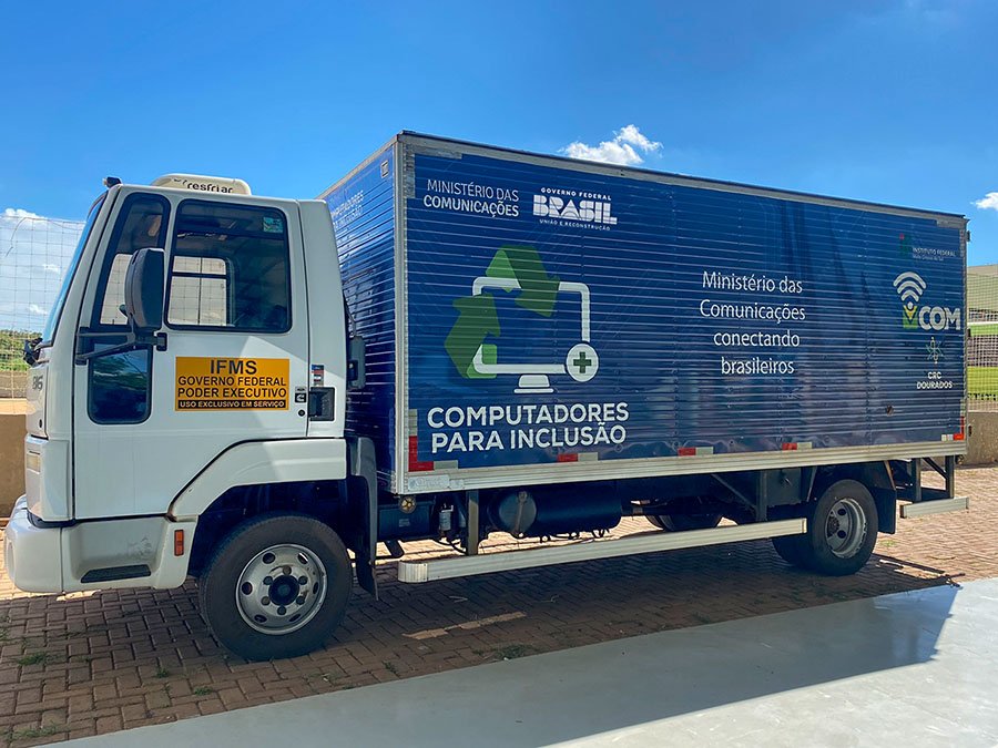 Vander e IFMS garantem doação de computadores para associações e escolas indígenas