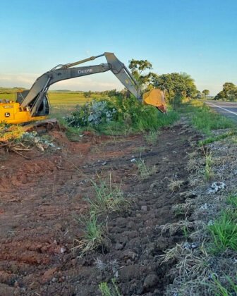 Vander celebra in&iacute;cio dos trabalhos para restaura&ccedil;&atilde;o de trecho da BR-267