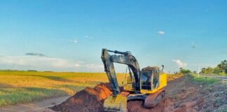 Vander celebra início dos trabalhos para restauração de trecho da BR-267