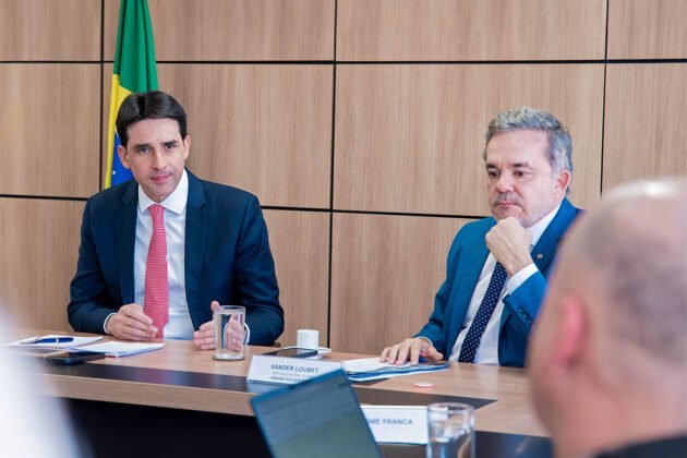 Vander articula libera&ccedil;&atilde;o de recursos em Bras&iacute;lia para reforma de aeroportos em MS
