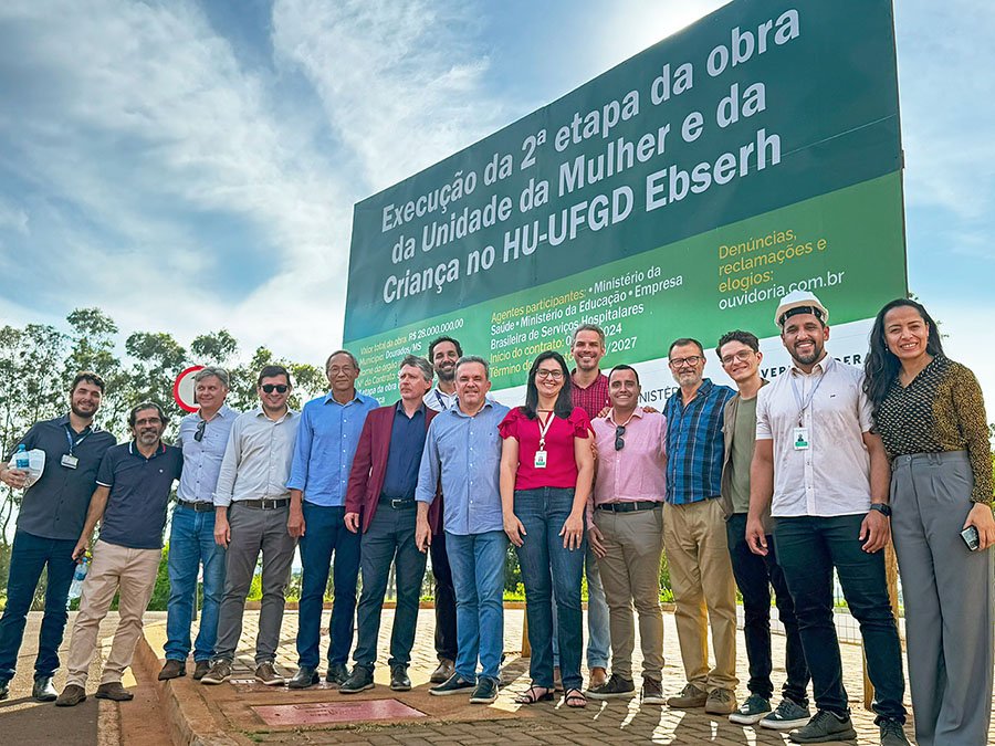 Vander inspeciona obras da Unidade da Mulher e da Criança do HU-UFGD