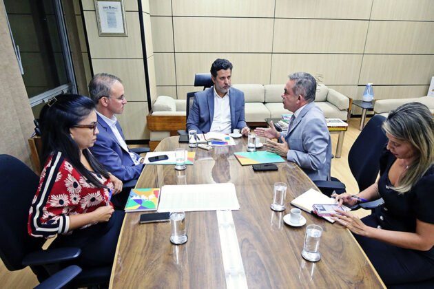 Vander defende fortalecimento da valida&ccedil;&atilde;o de diplomas dentro do Mercosul