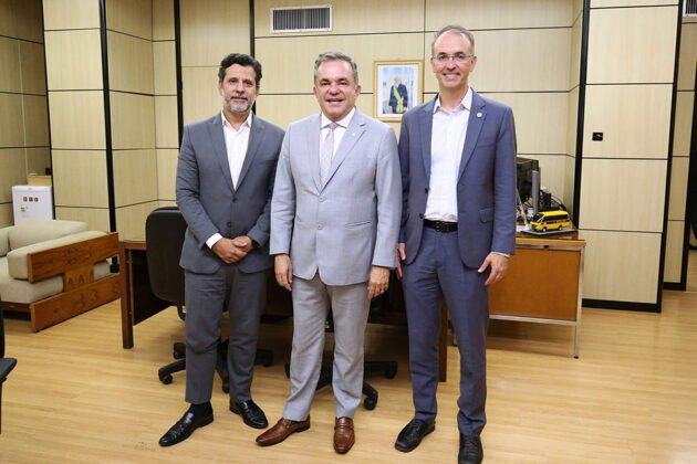 Vander defende fortalecimento da valida&ccedil;&atilde;o de diplomas dentro do Mercosul