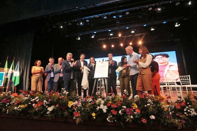 Ministro Camilo Santana MEC inaugura pr&eacute;dios e vistoria obras na UFGD e UFMS