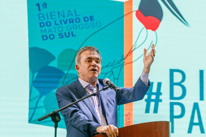 Deputado Vander discursou na abertura da Bienal