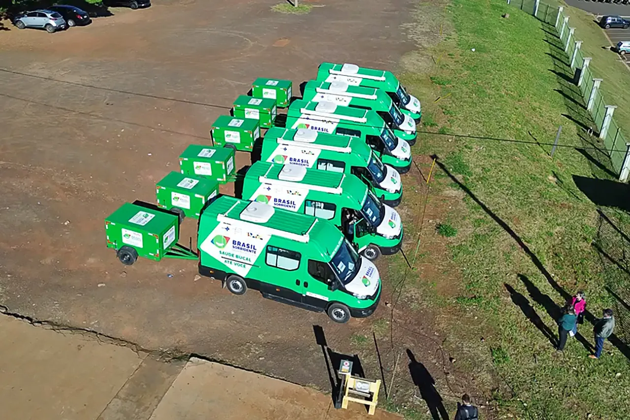 "É por um Brasil Sorridente", diz Vander na entrega de veículos e equipamentos para a saúde bucal em MS