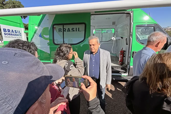 "É por um Brasil Sorridente", diz Vander na entrega de veículos e equipamentos para a saúde bucal em MS