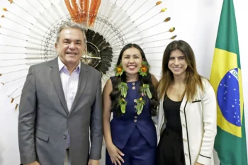 Vander e Camila se reúnem com secretária de Saúde em Indígena em Brasília