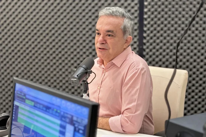 "Resistimos ao tarifaço dos EUA porque temos um governo conectado com o mundo", afirma Vander