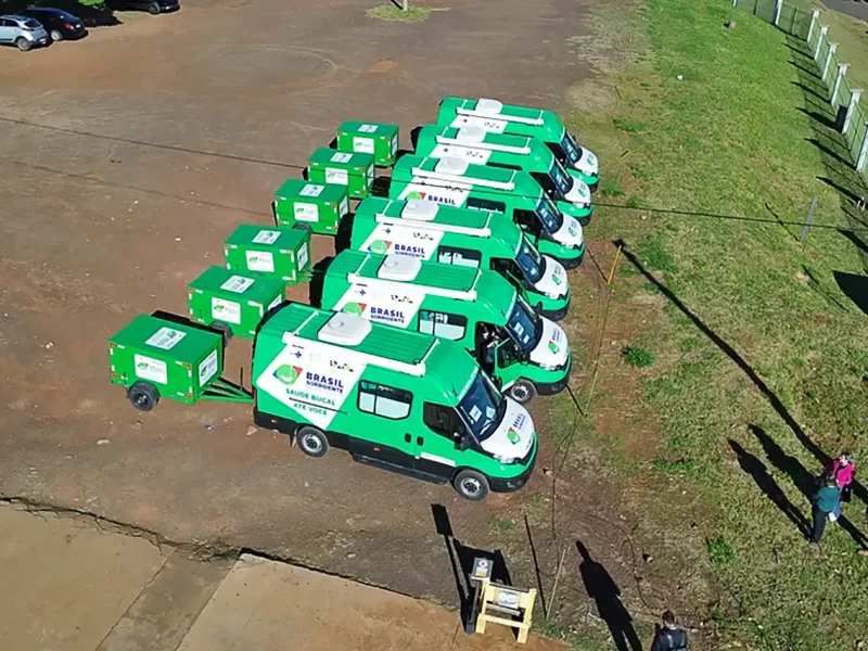 "É por um Brasil Sorridente", diz Vander na entrega de veículos e equipamentos para a saúde bucal em MS